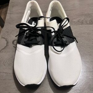 New Balance size 9.5 women’s like new